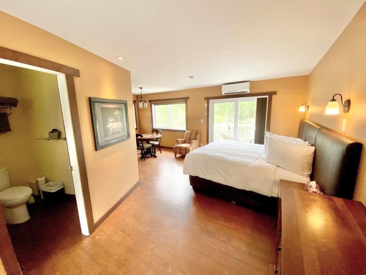 Similkameen Wild Resort & Winery Retreat اوسويوس المظهر الخارجي الصورة