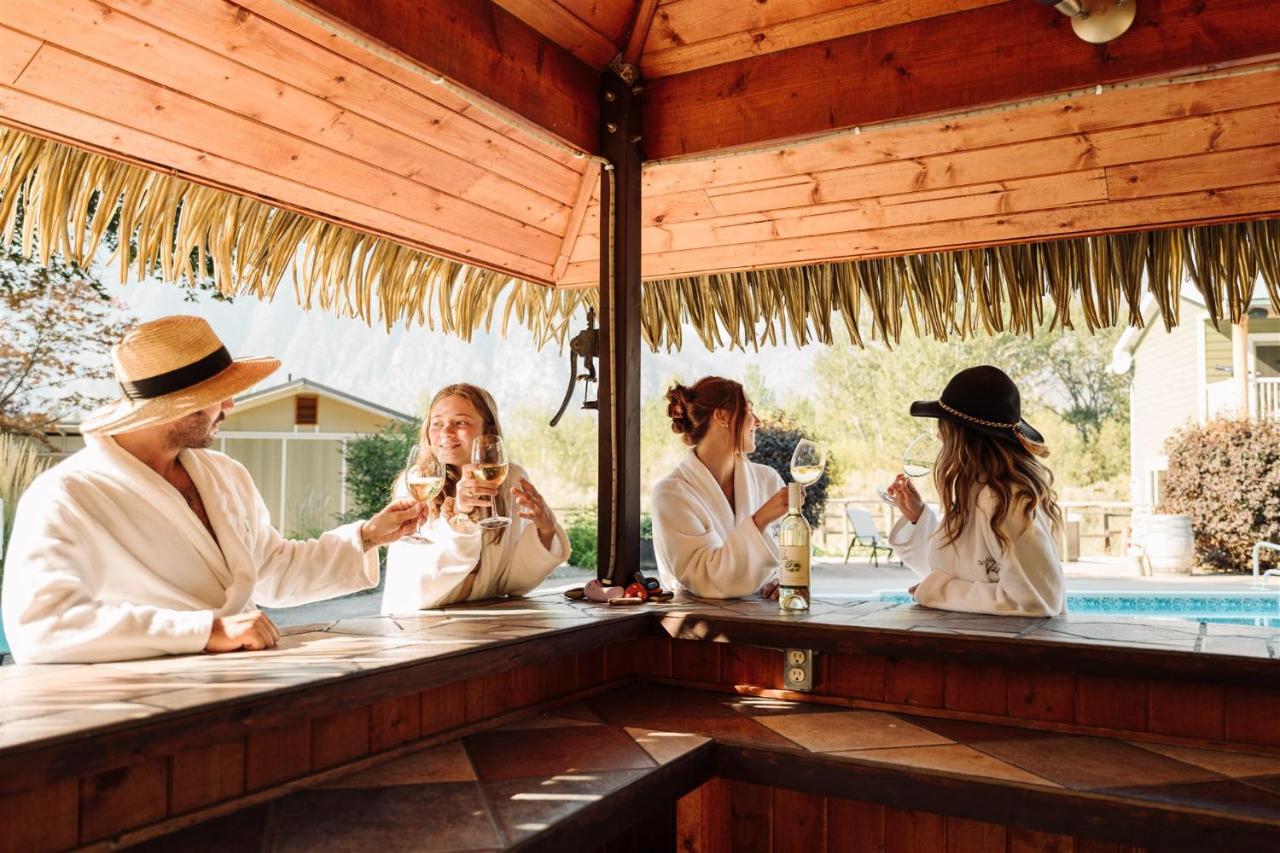 Similkameen Wild Resort & Winery Retreat اوسويوس المظهر الخارجي الصورة