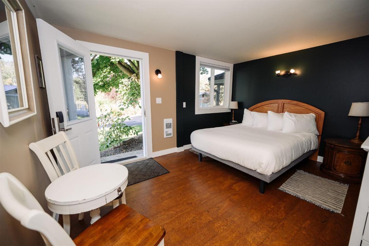 Similkameen Wild Resort & Winery Retreat اوسويوس المظهر الخارجي الصورة