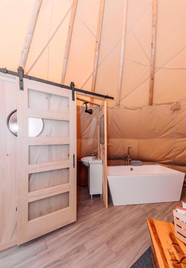 Similkameen Wild Resort & Winery Retreat اوسويوس المظهر الخارجي الصورة