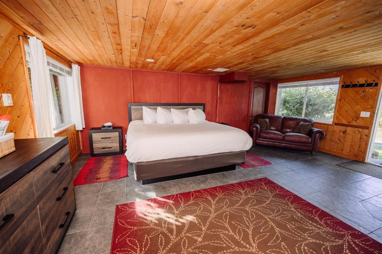 Similkameen Wild Resort & Winery Retreat اوسويوس المظهر الخارجي الصورة
