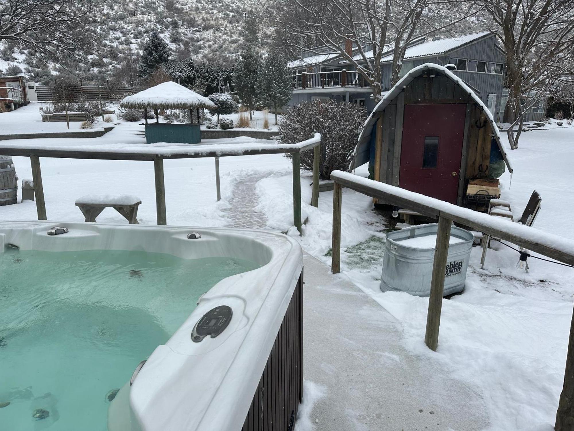 Similkameen Wild Resort & Winery Retreat اوسويوس المظهر الخارجي الصورة