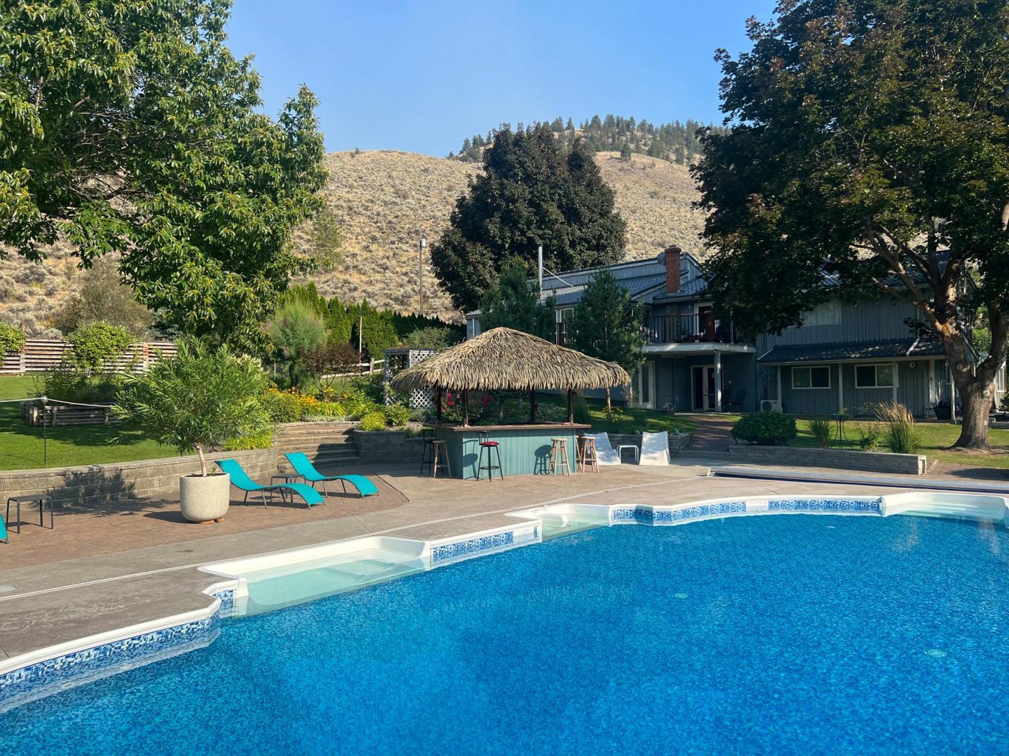 Similkameen Wild Resort & Winery Retreat اوسويوس المظهر الخارجي الصورة
