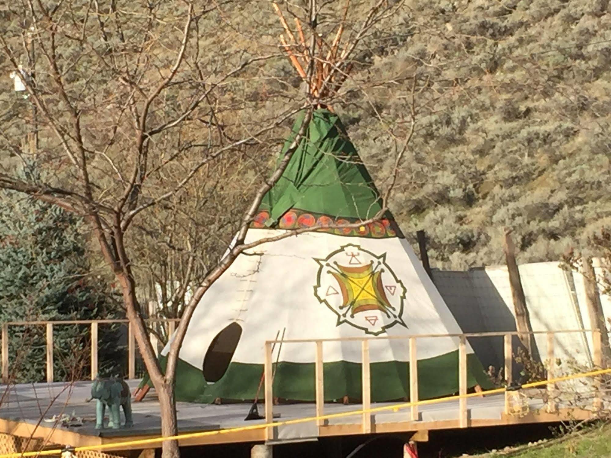 Similkameen Wild Resort & Winery Retreat اوسويوس المظهر الخارجي الصورة